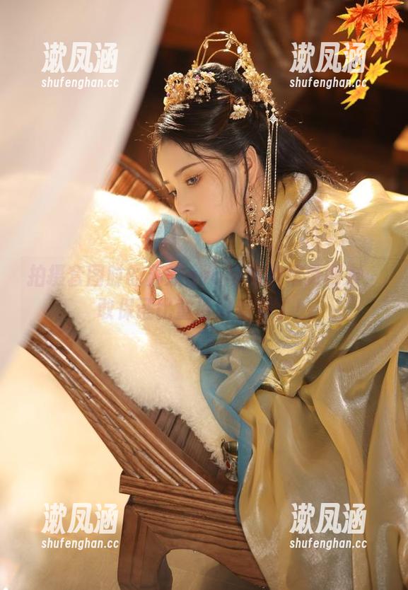 苏嫣qvq 拍摄套图时的苏嫣qvq与她的精灵朋友,敢保证比童话好看多了!