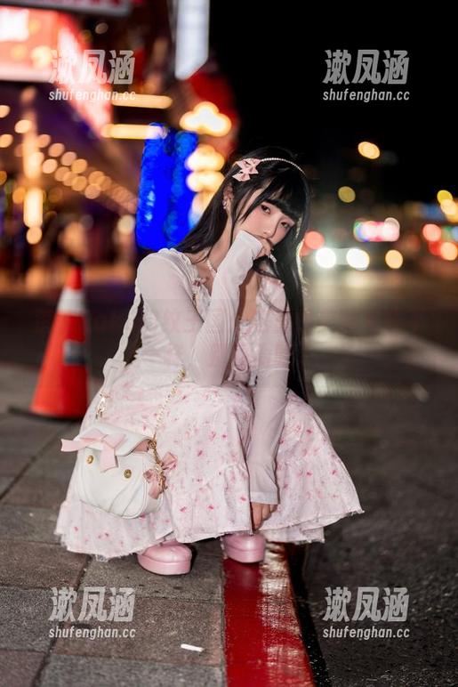 落落Raku 落落Raku豹纹王国:这里的美图有些不一样,别问为啥。