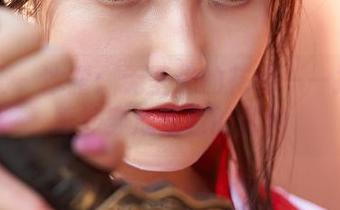 蜜桃社 – 冰露：无圣光的花嫁——把你的婚纱穿成红包的那种
