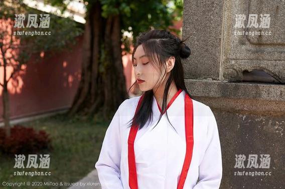 蜜桃社 - 高清分享：陆萱萱Cecilia与蕾丝，突然就想起了那段温柔的时光。