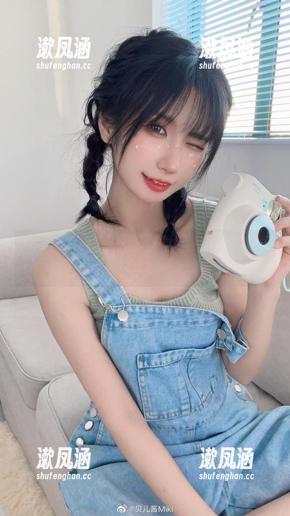 贝儿酱Miki 这组私拍是真心喜欢,贝儿酱Miki在粉色里的姿态好像在撩我,喂?