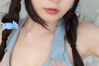 别眨眼，迷之呆梨在线演绎高跟鞋的神奇与尴尬