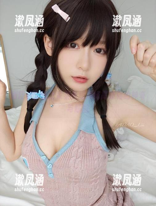 迷之呆梨 别眨眼,迷之呆梨在线演绎高跟鞋的神奇与尴尬