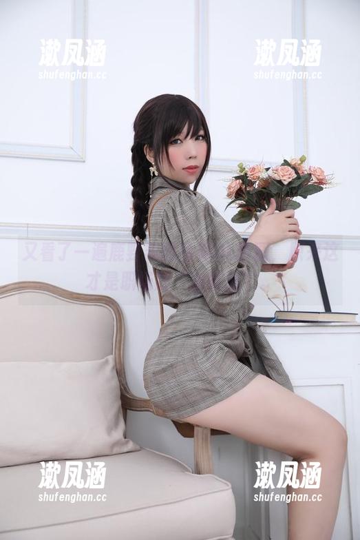 鹿野希 又看了一遍鹿野希的丝袜OL原图,原来这才是职场的“潜规则”。